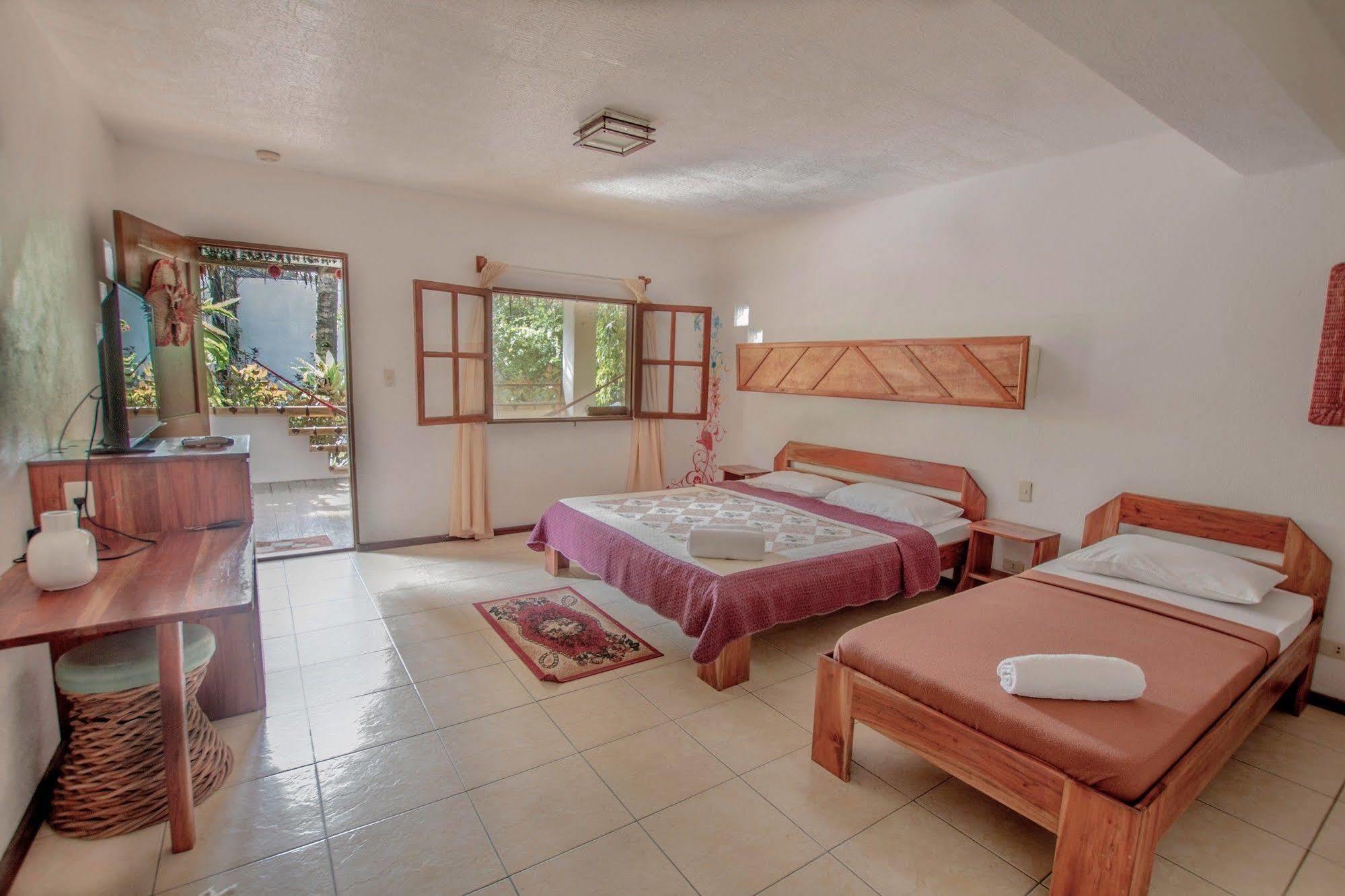 Bamboo Bungalows Resthouse Balabag  Экстерьер фото