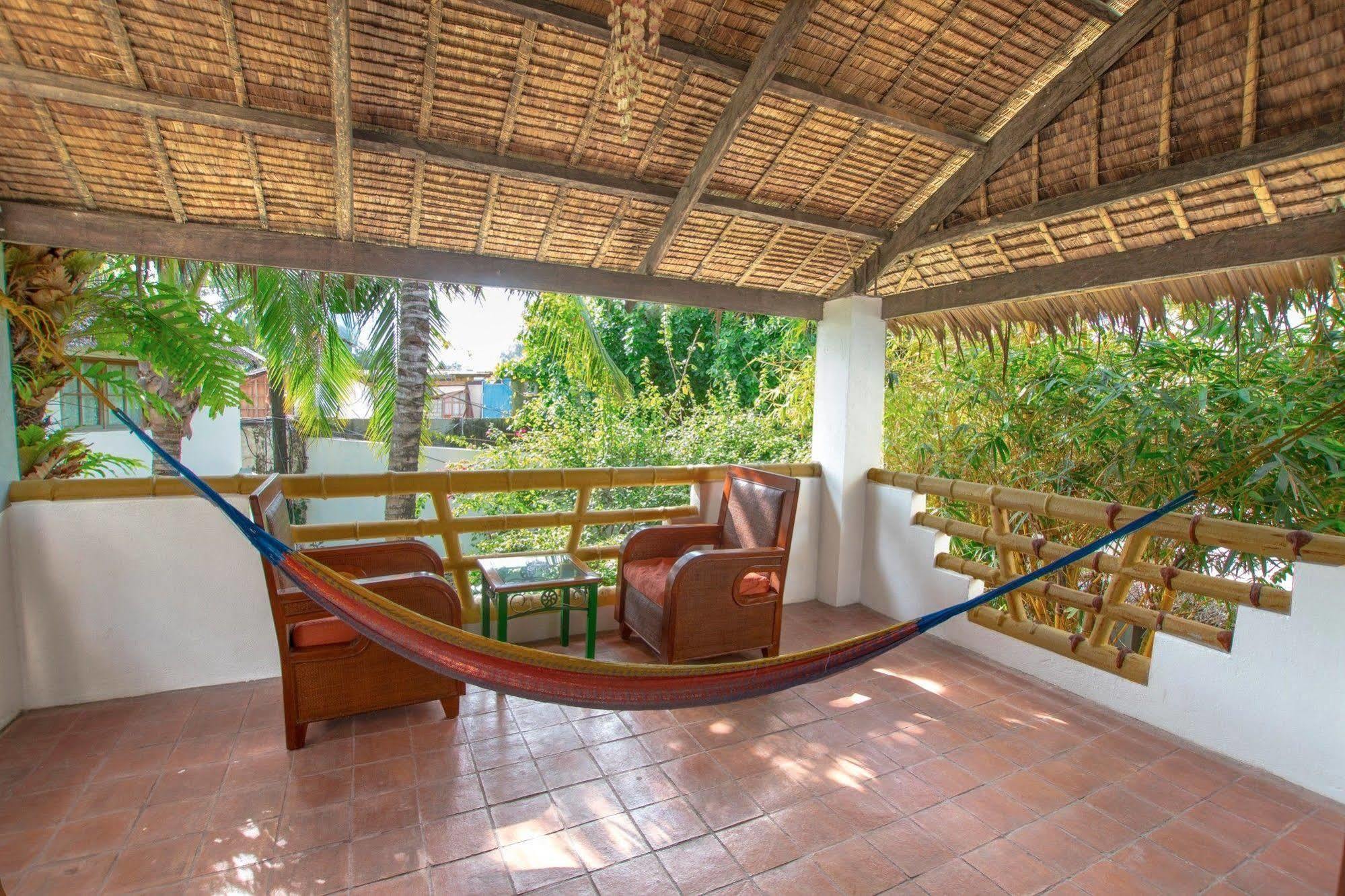 Bamboo Bungalows Resthouse Balabag  Экстерьер фото