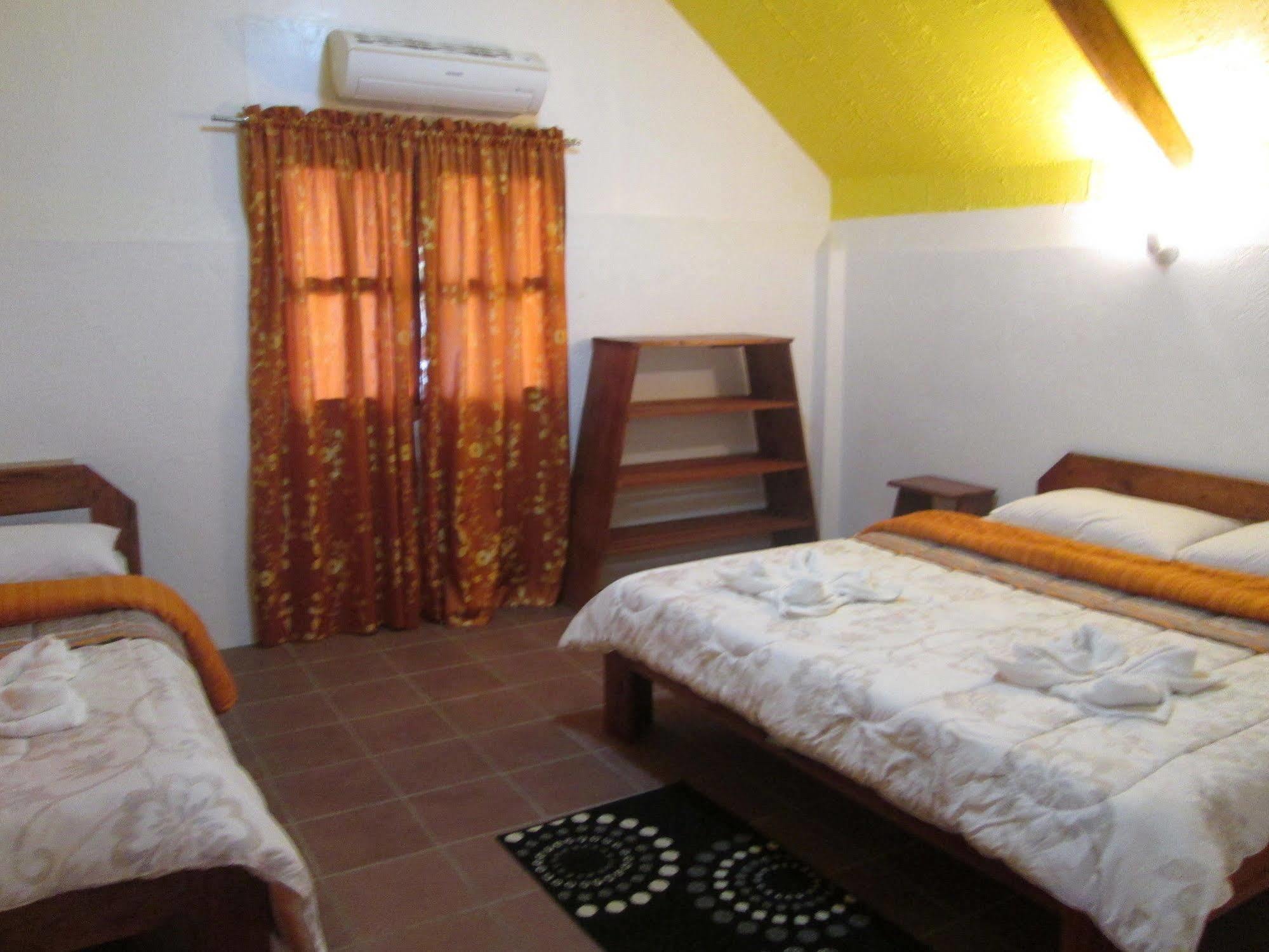 Bamboo Bungalows Resthouse Balabag  Экстерьер фото