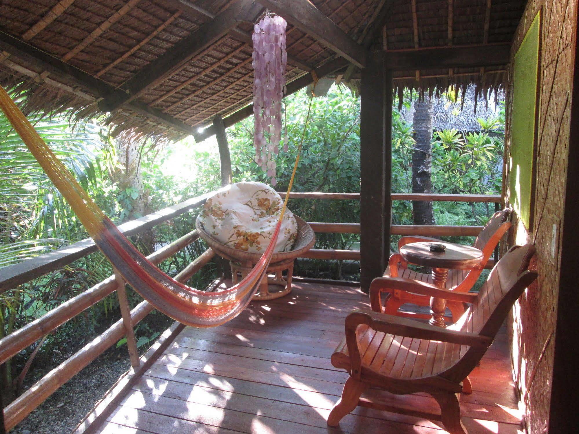 Bamboo Bungalows Resthouse Balabag  Экстерьер фото
