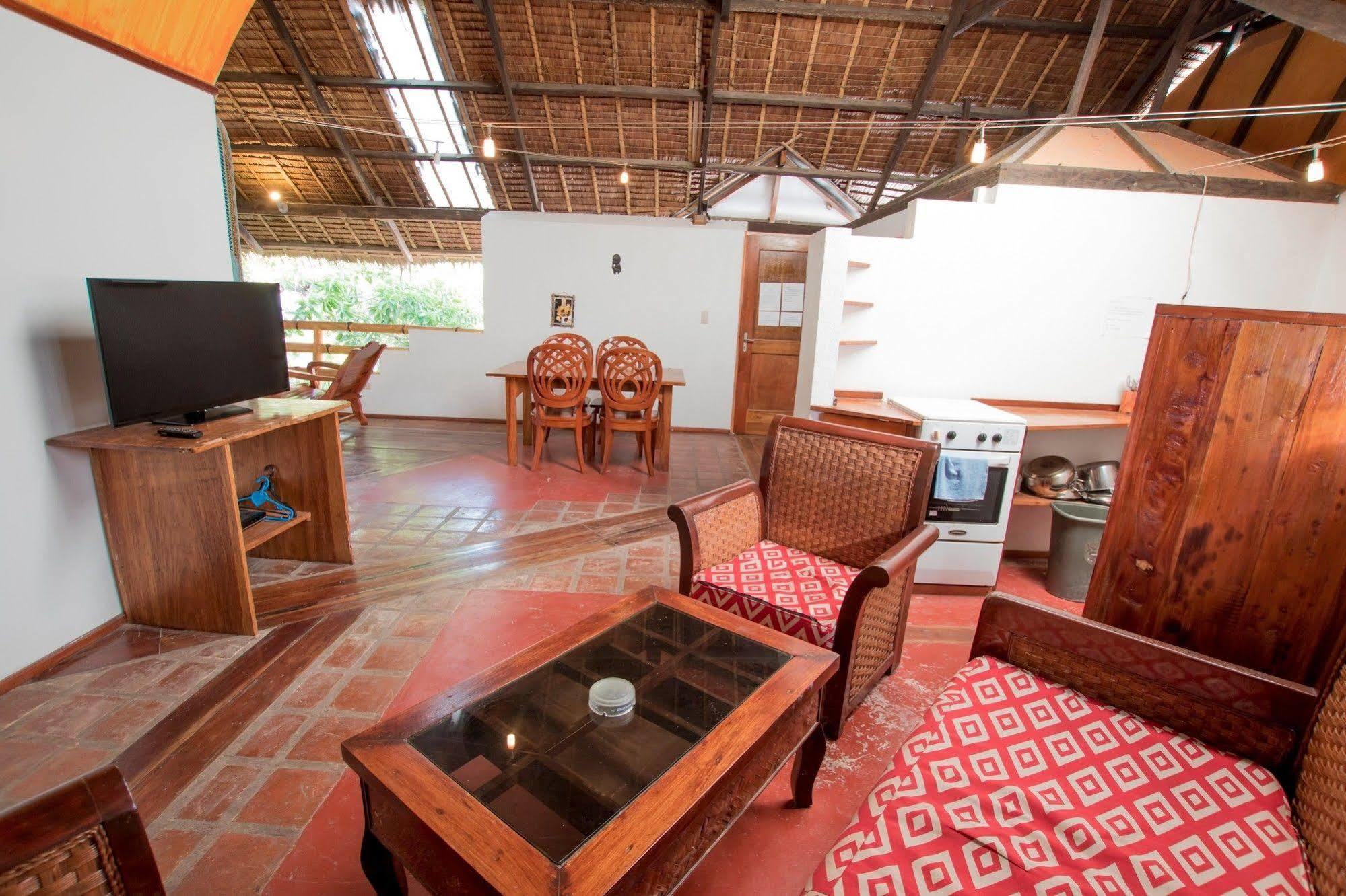 Bamboo Bungalows Resthouse Balabag  Экстерьер фото
